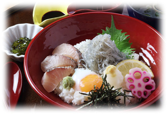 レストラン　淡路ごちそう館 御食国 淡路島産生しらすとさわら丼